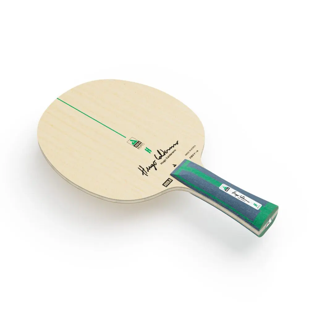 Table tennis paddle with wooden finish